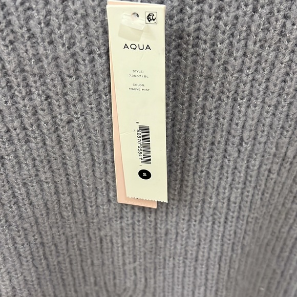 Sweater - Picture 2 of 4